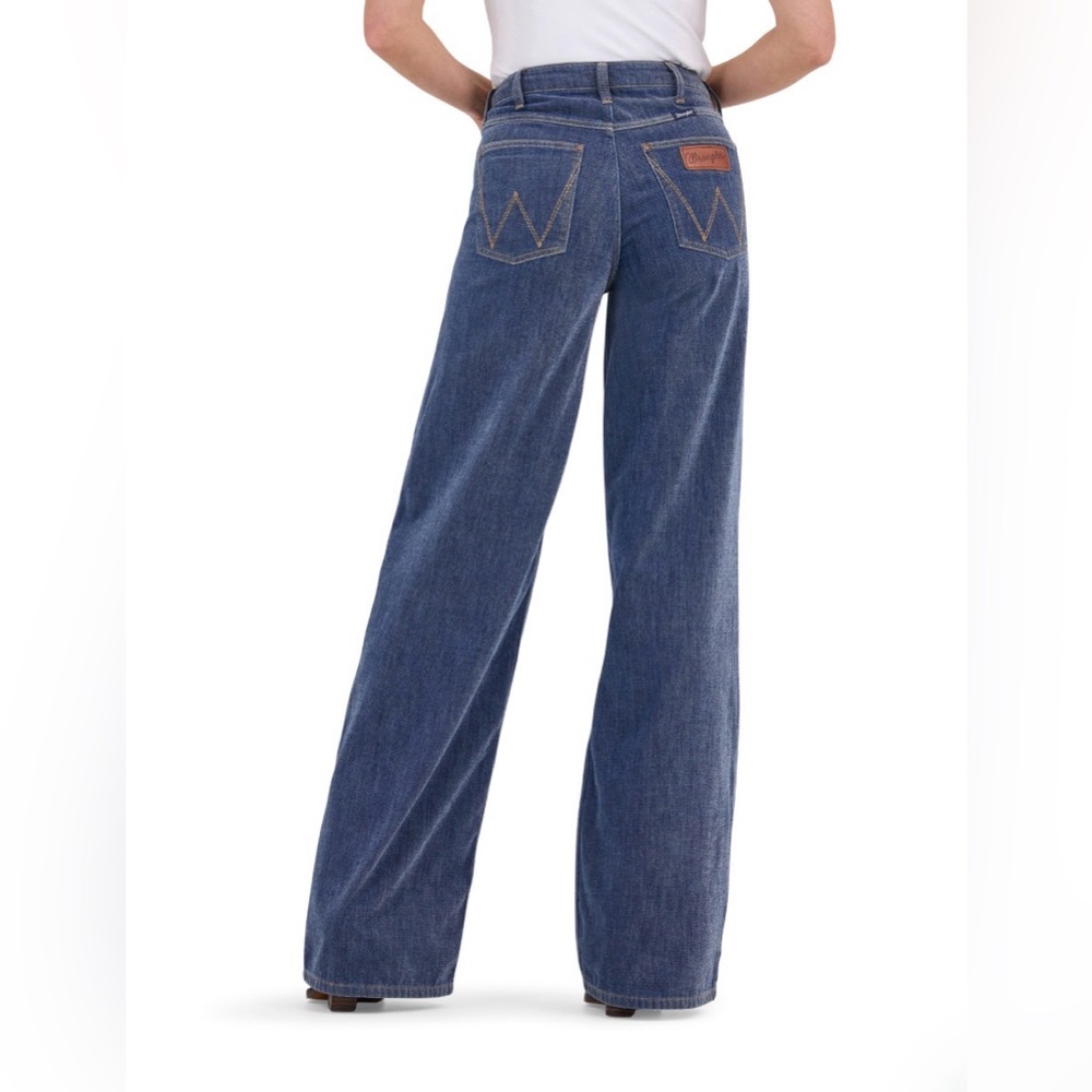 Wrangler Retro Ladies' Bailey HR Airy Wide Leg Jeans in Reagan